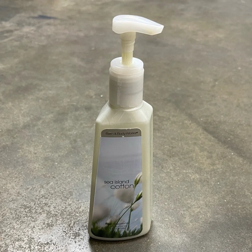 Bath & Body Works Sea Island Cotton Anti Bacterial Moisturizing Hand Soap RARE